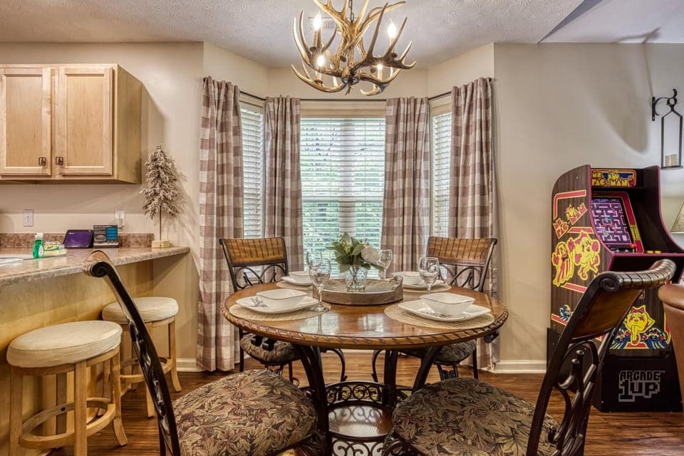 Creekside Cottage Chalet in Pigeon Forge