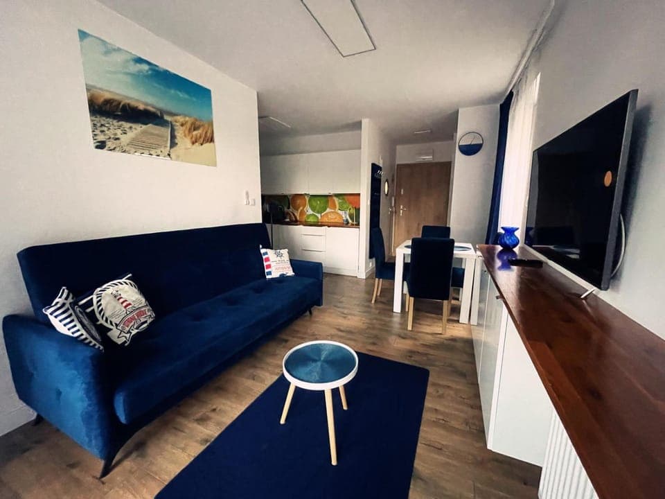 Communal lounge/ TV room, TV and multimedia, Living room