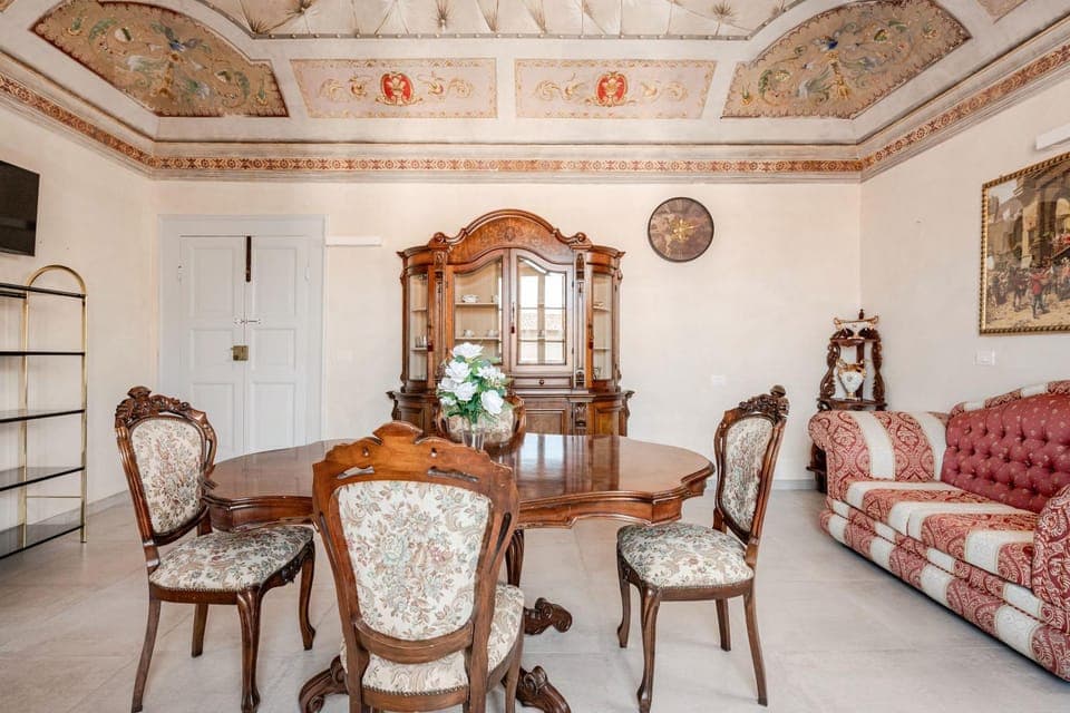 Living room, Seating area, Dining area