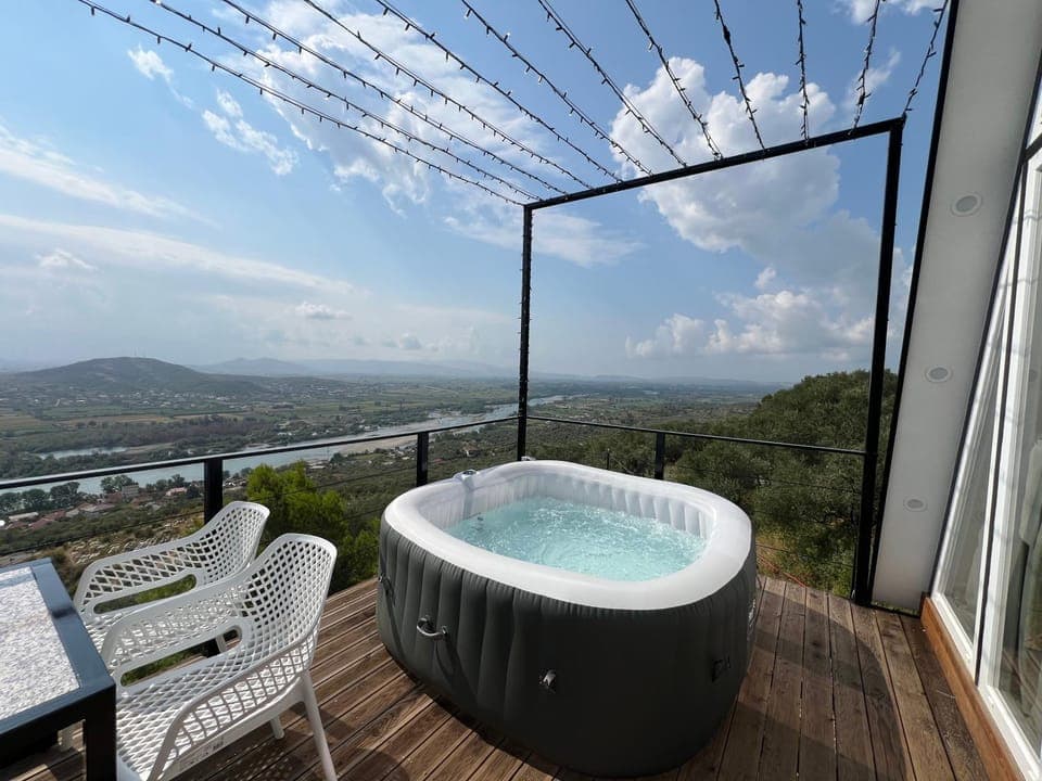 Natural landscape, Hot Tub, Balcony/Terrace, Pool view, Swimming pool