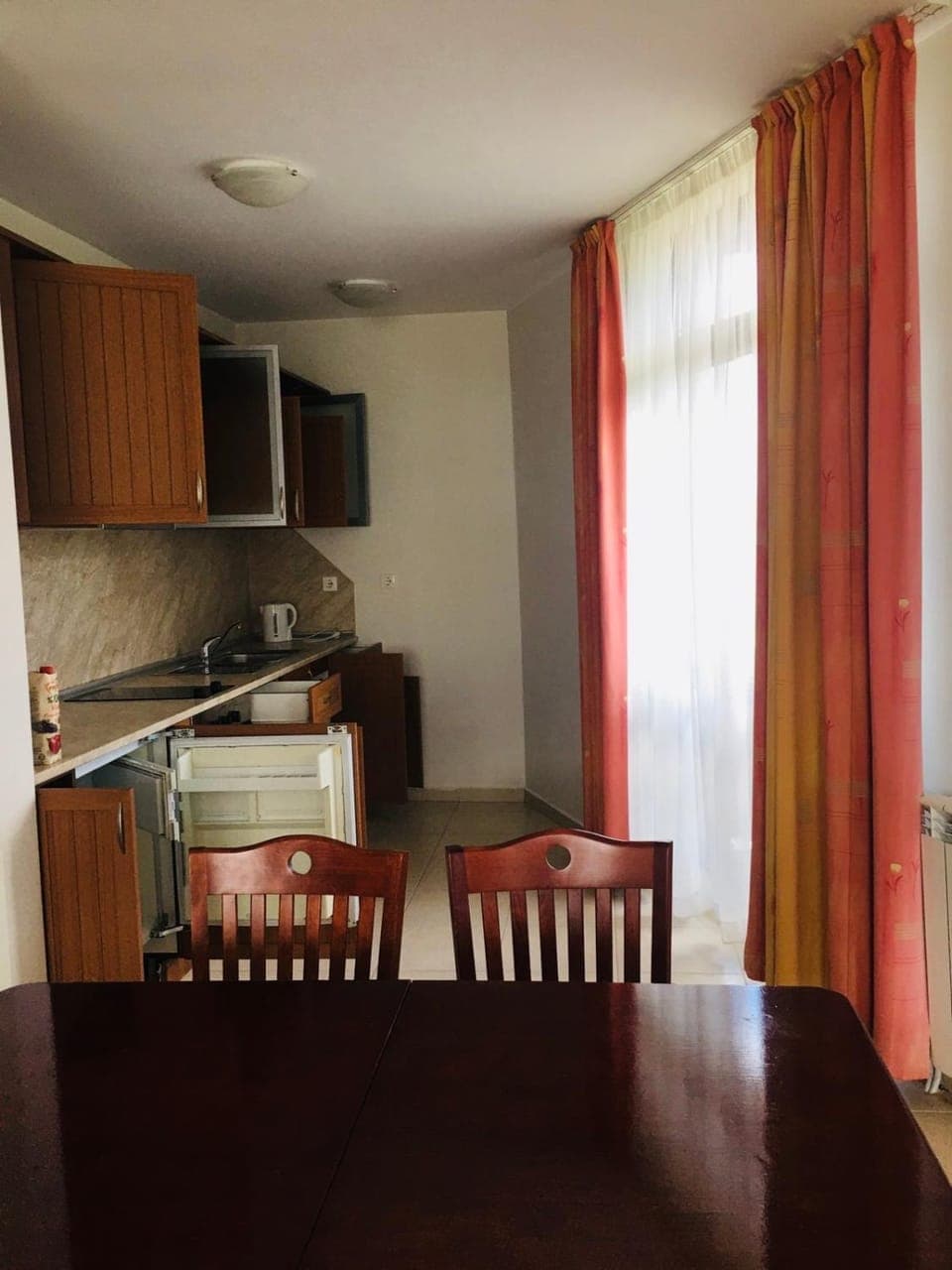 Kitchen or kitchenette, Dining area, stove