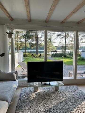 View (from property/room), Living room, Garden view