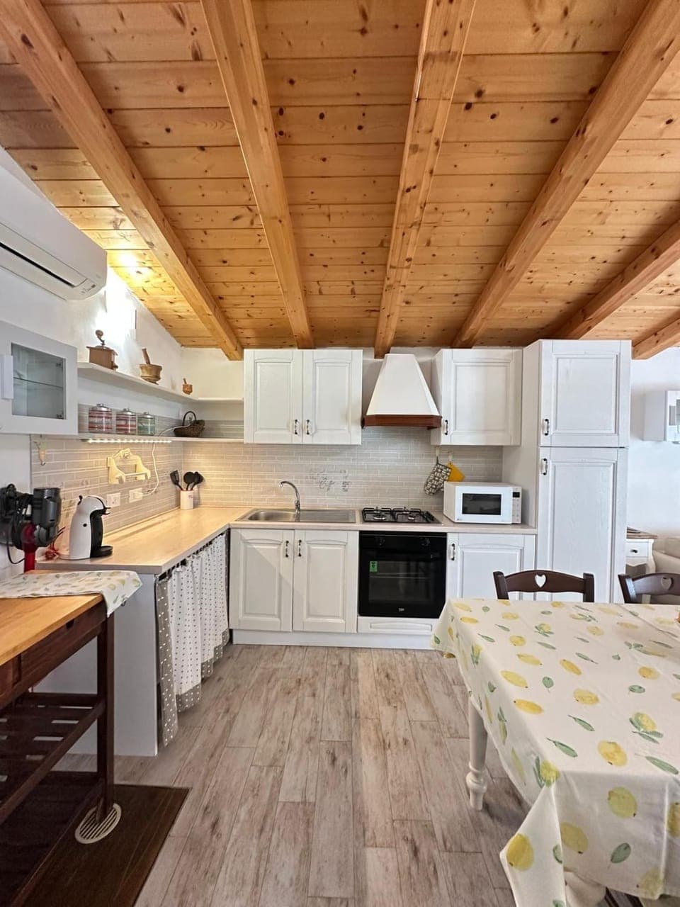 Kitchen or kitchenette, oven, stove