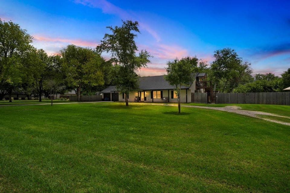Property building, Facade/entrance, Sunset