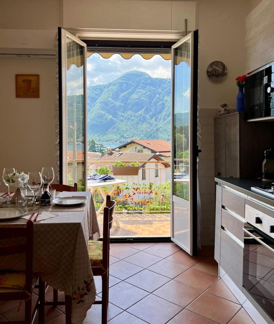 Natural landscape, View (from property/room), Kitchen or kitchenette, Dining area