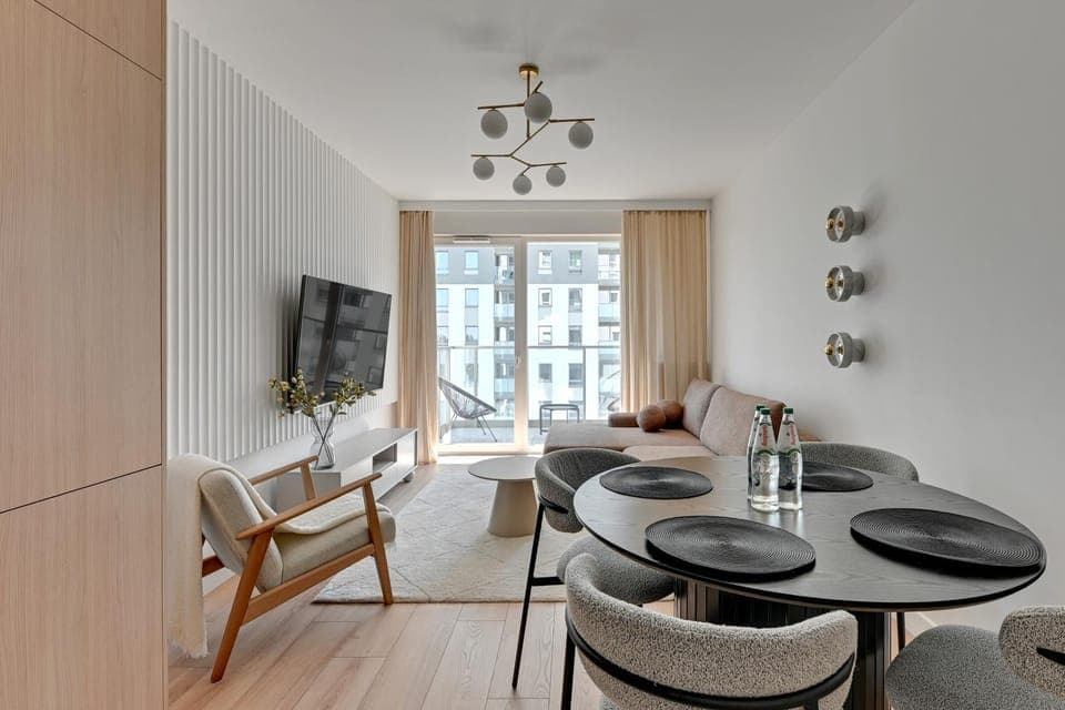 TV and multimedia, Living room, Seating area, Dining area