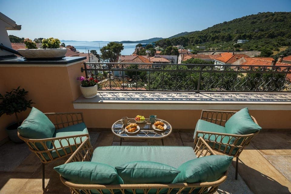 Day, Balcony/Terrace, Seating area, Sea view