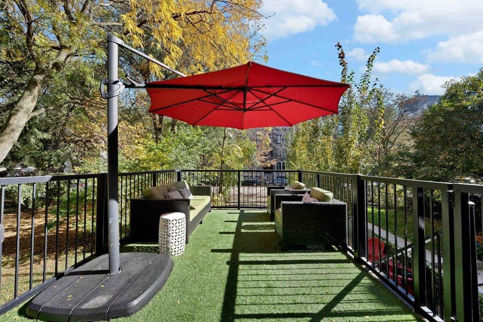 Wicker Park 4bd 3ba, Steps from CTA, Parking Incl home House in Wicker Park