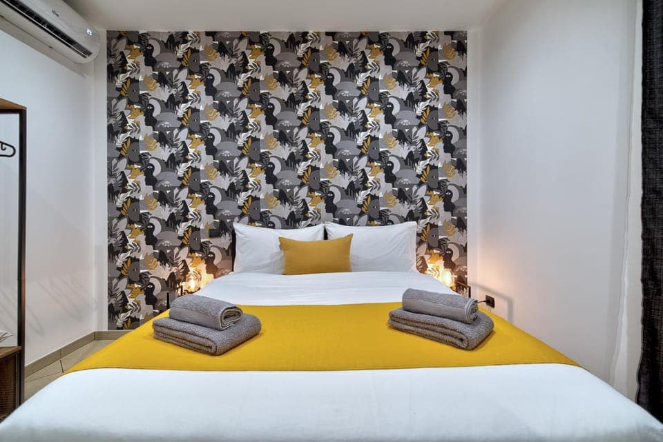 Bed, Photo of the whole room, Bedroom, towels