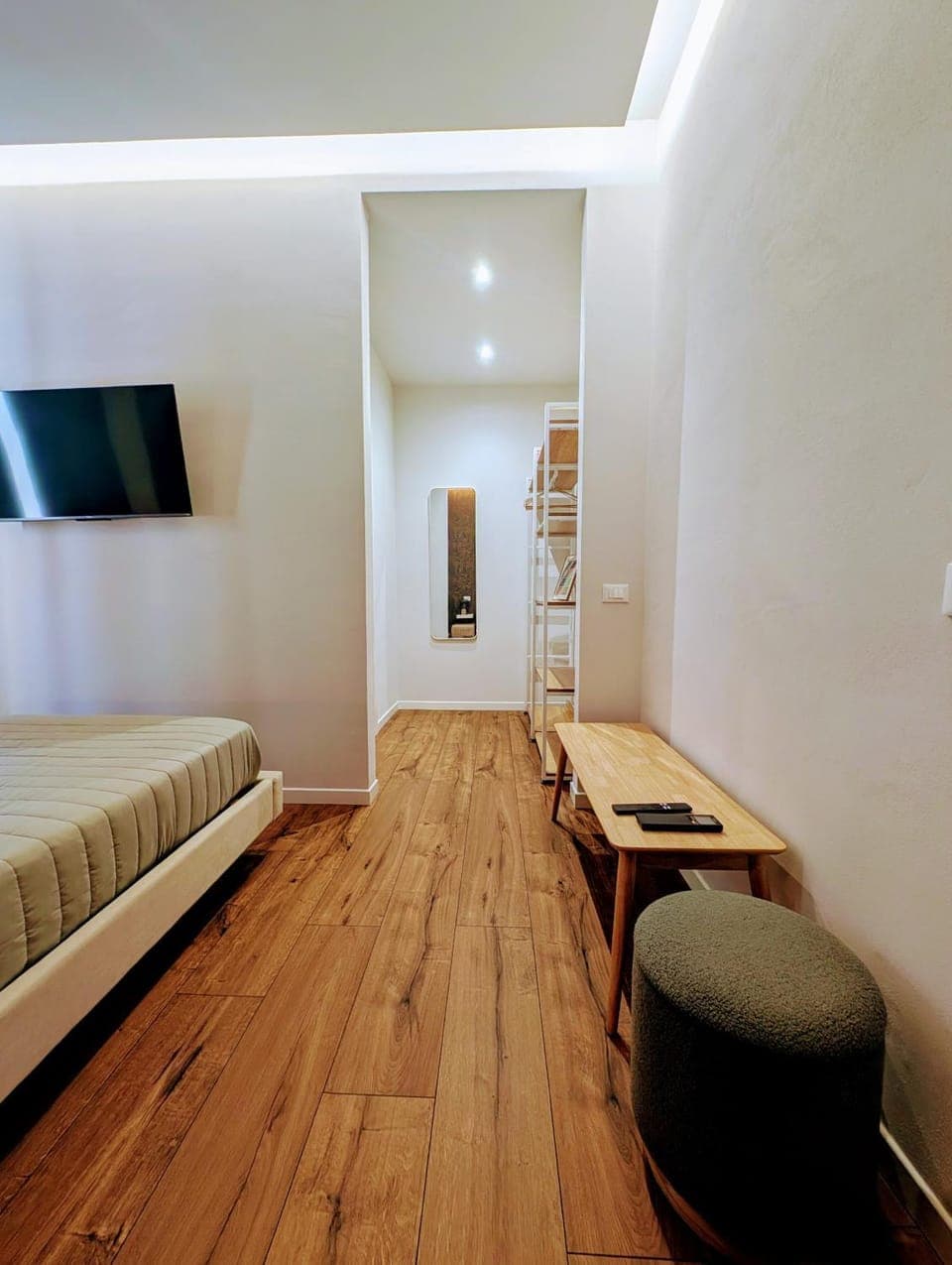 TV and multimedia, wardrobe