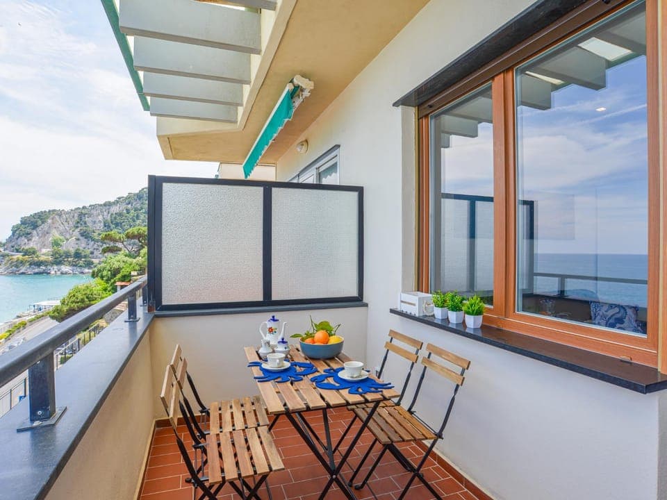 Natural landscape, Balcony/Terrace, Sea view