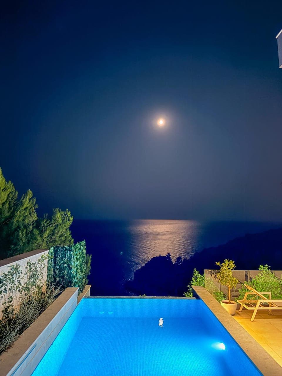 Night, Natural landscape, Pool view, Sea view, Swimming pool