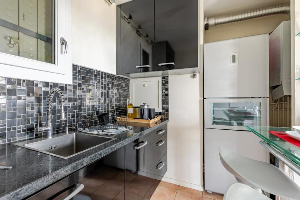 Kitchen or kitchenette, kitchen