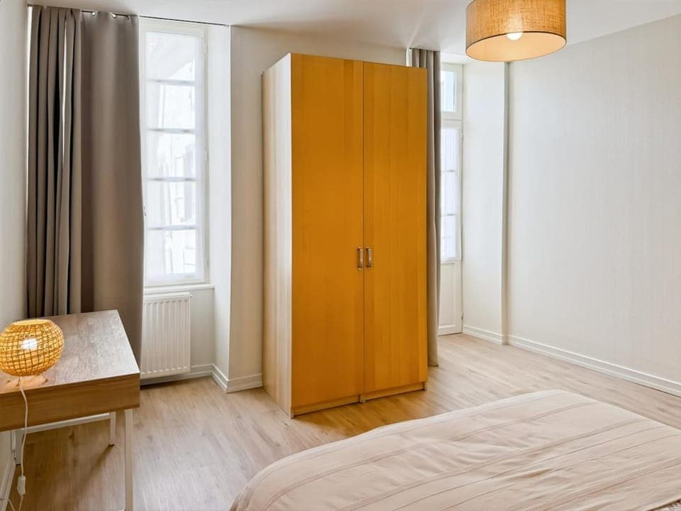 Bed, Photo of the whole room, Bedroom, wardrobe