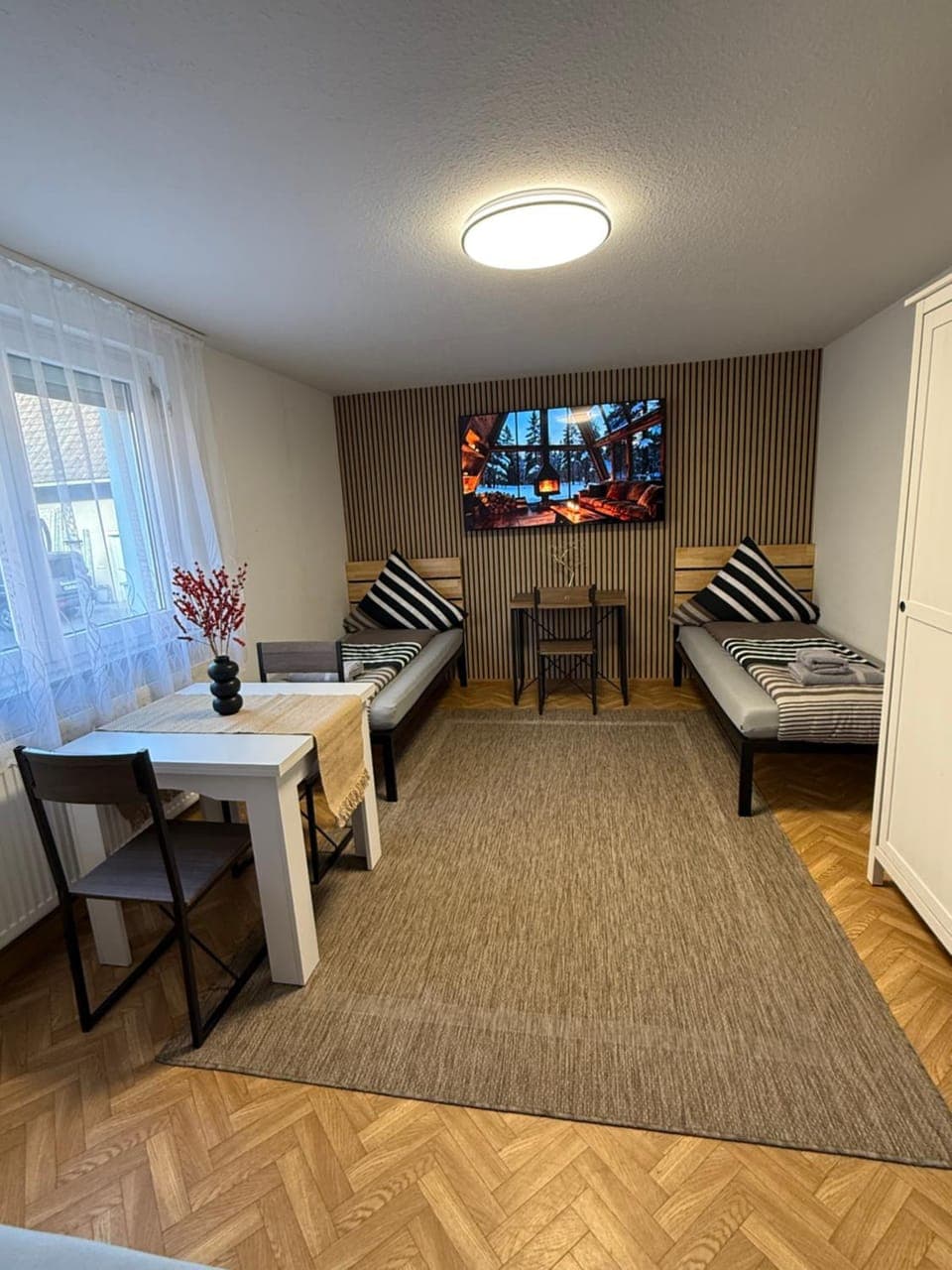 TV and multimedia, Dining area, Bedroom