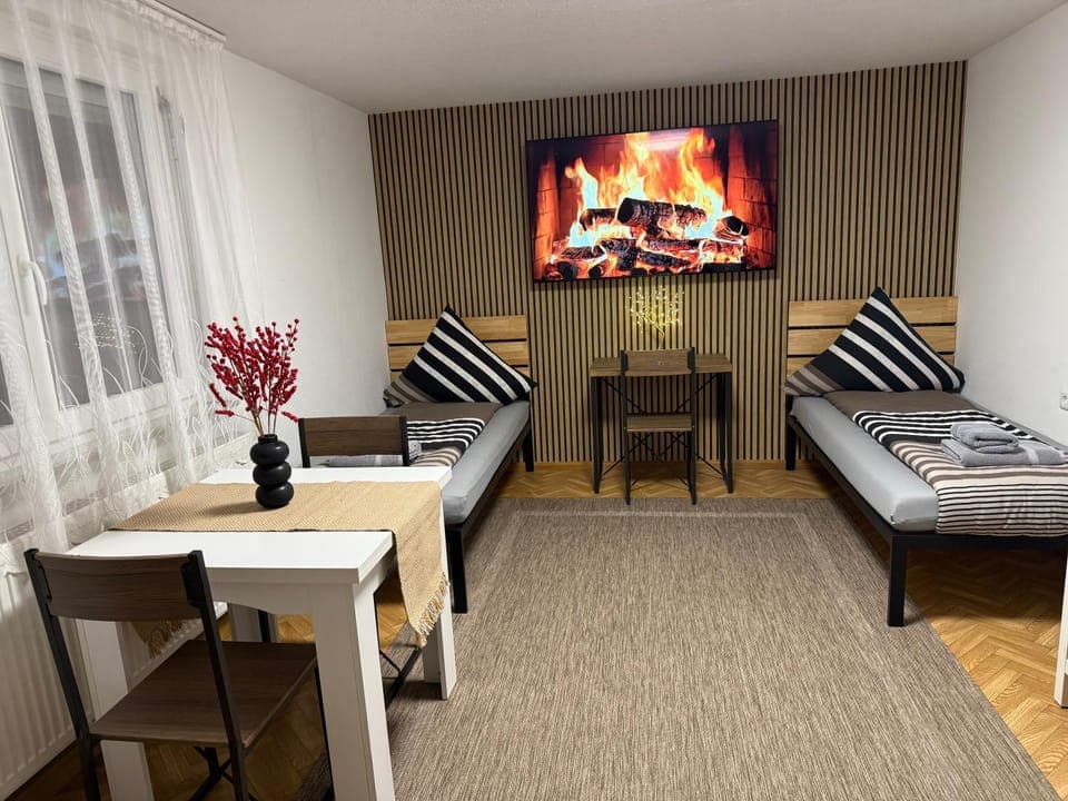 Bed, TV and multimedia, Living room, Photo of the whole room, Bedroom