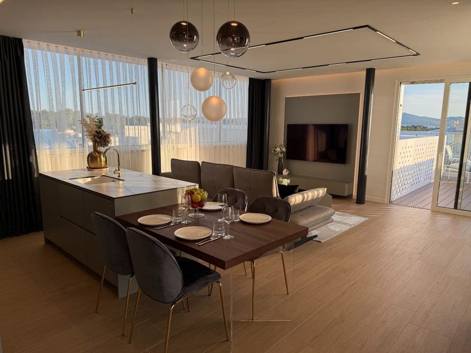 Living room, Seating area, Dining area