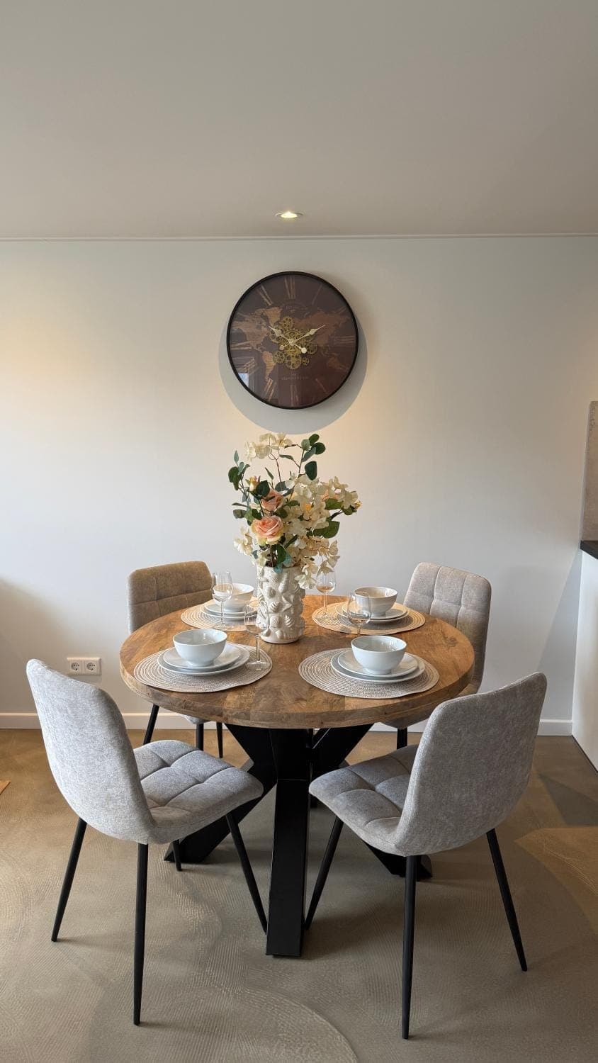 Living room, Seating area, Dining area