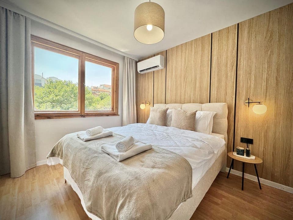 Photo of the whole room, Bedroom, towels, air conditioner