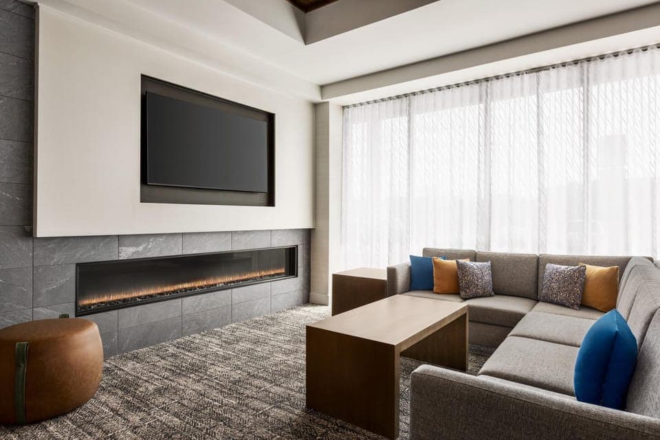 Communal lounge/ TV room, TV and multimedia, Seating area, Evening entertainment