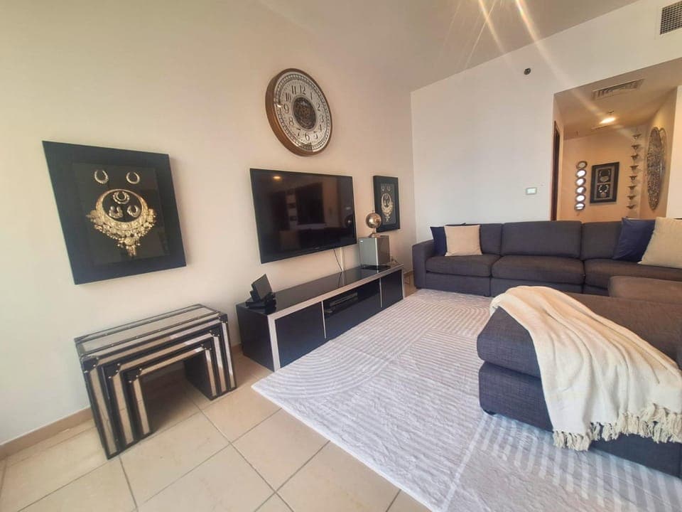 Communal lounge/ TV room, TV and multimedia, Living room, Seating area, Evening entertainment