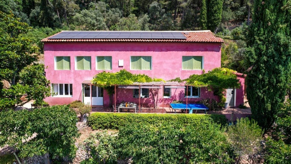 Property building, Day, Garden, Garden view