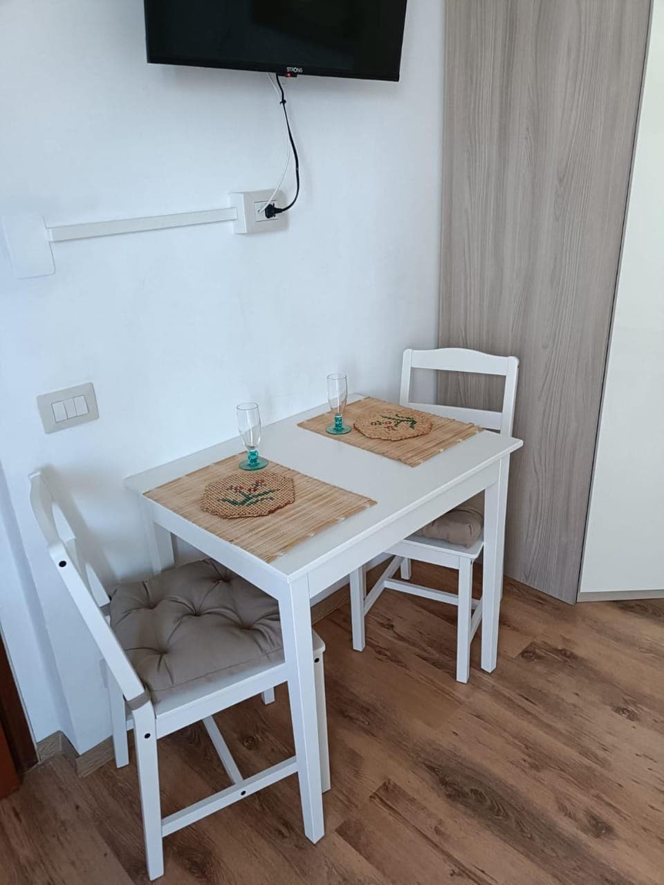 TV and multimedia, Kitchen or kitchenette, kitchen