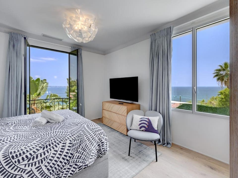 Bedroom, Sea view