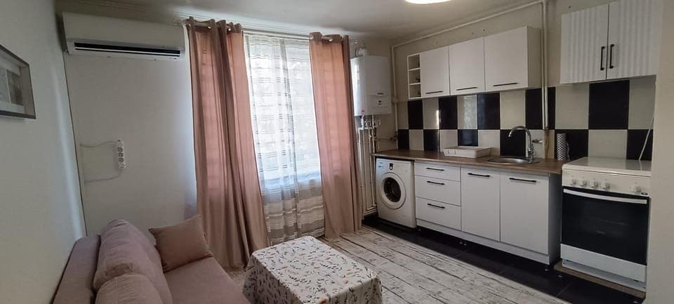 Coffee/tea facilities, Kitchen or kitchenette, Living room, Seating area, Dining area, oven