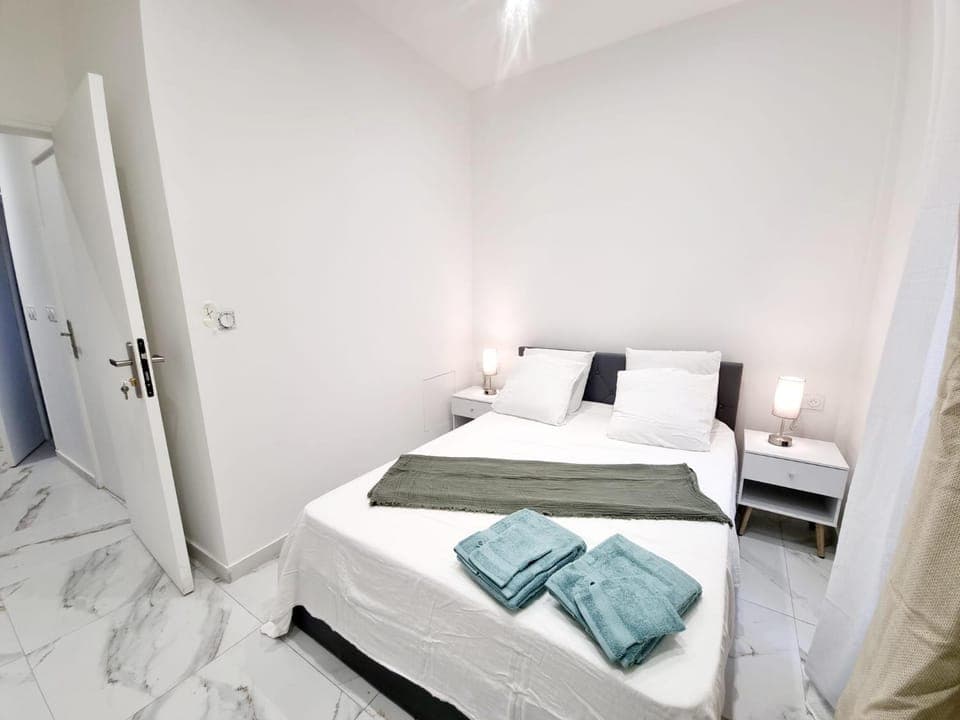 Bed, Photo of the whole room, Bedroom, towels, wardrobe