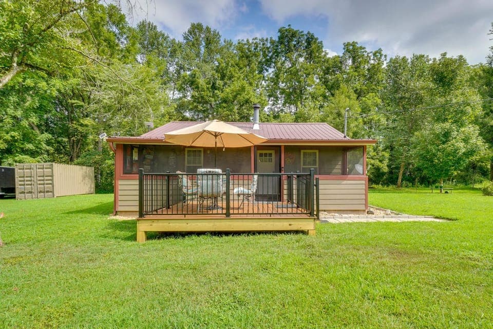 Riverfront Cabin - 6 Mi to Great Smoky Mtns NP! Cabin in Sevier County