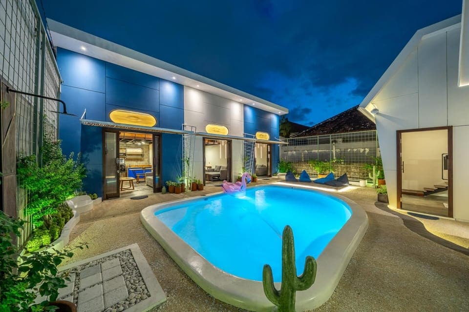 Night, Pool view, Swimming pool, Swimming pool