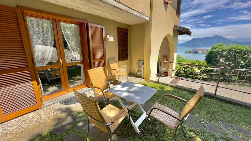 Day, Garden, Garden view, Lake view, Landmark view, Mountain view, Street view