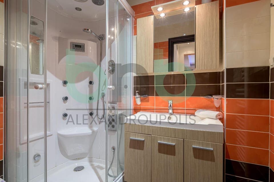 Shower, Bathroom, hair dryier