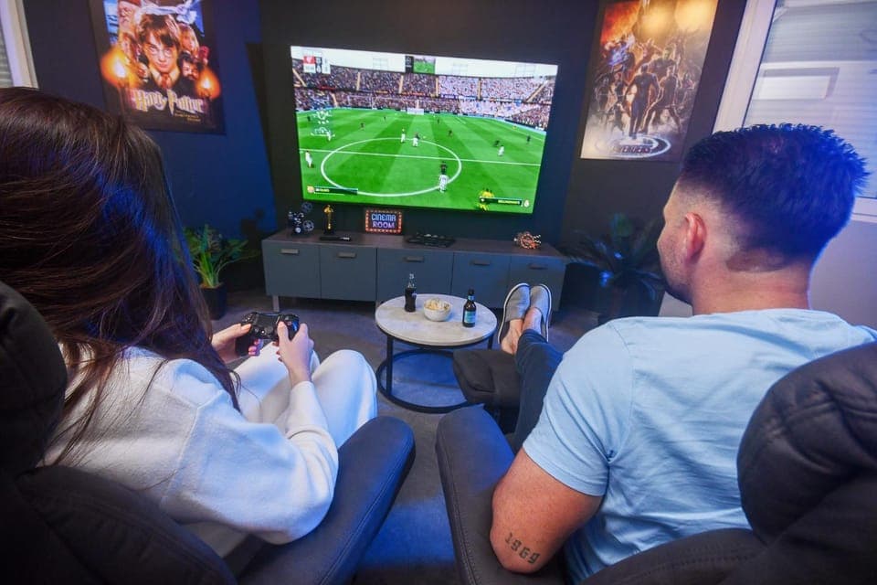 Communal lounge/ TV room, TV and multimedia, Evening entertainment