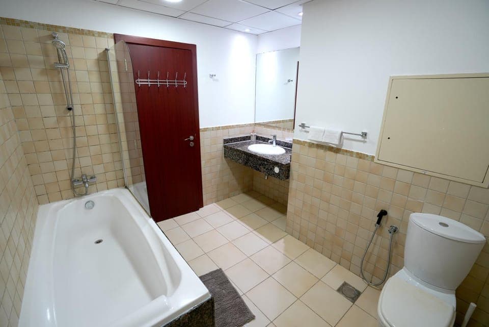 Shower, Toilet, Bathroom, Bath, towels