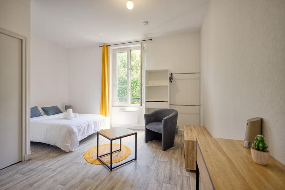 Bed, Photo of the whole room, Bedroom