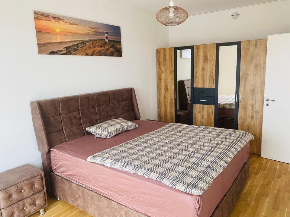 Bed, Photo of the whole room, Bedroom, wardrobe