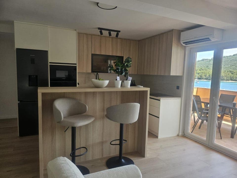 5m to sea, breathtaking view, newly renovated apartment Apartment in Šibenik-Knin County, Croatia