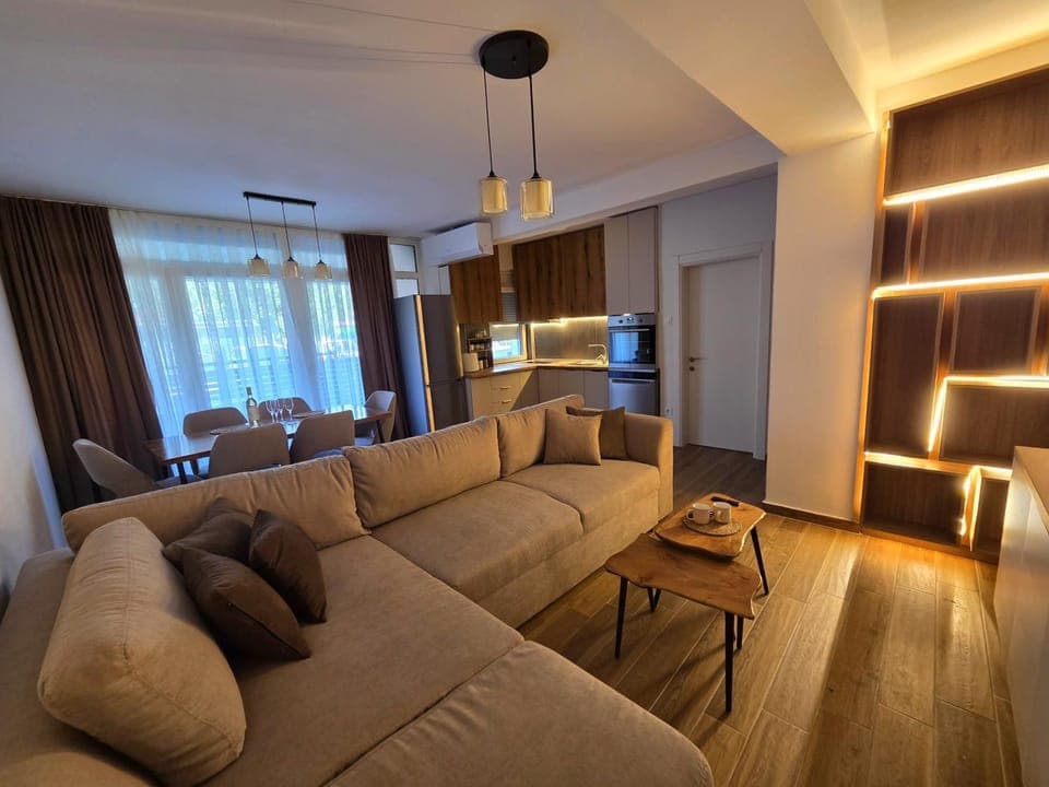 TV and multimedia, Kitchen or kitchenette, Living room, Seating area