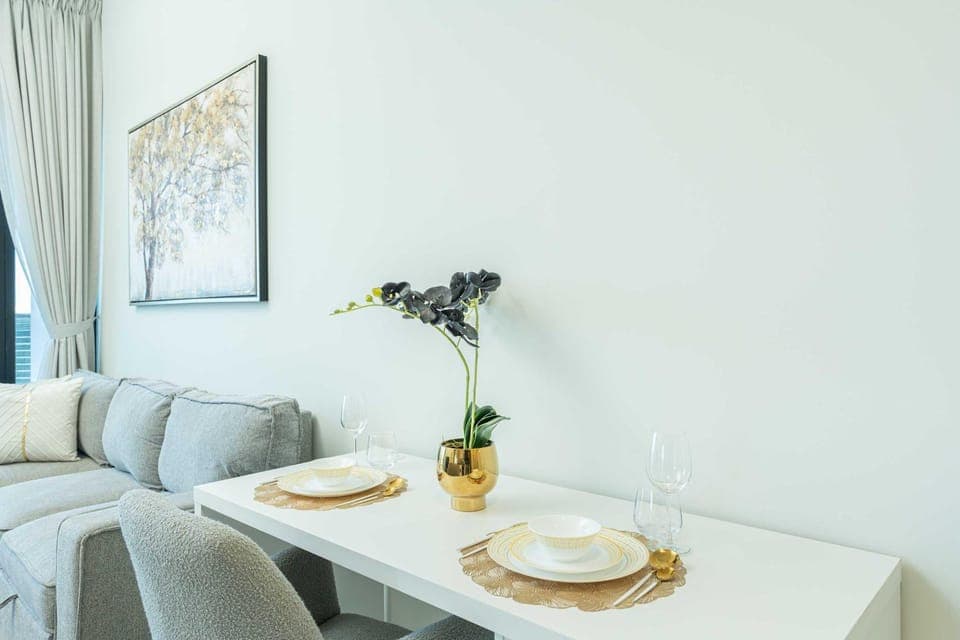 Seating area, Dining area