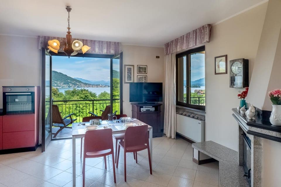 Living room, Lunch