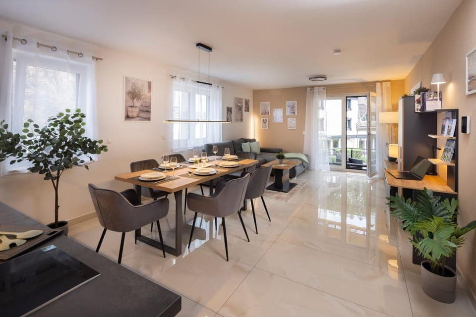 Living room, Dining area