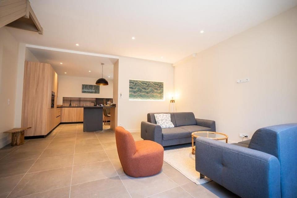 TV and multimedia, Living room, Seating area