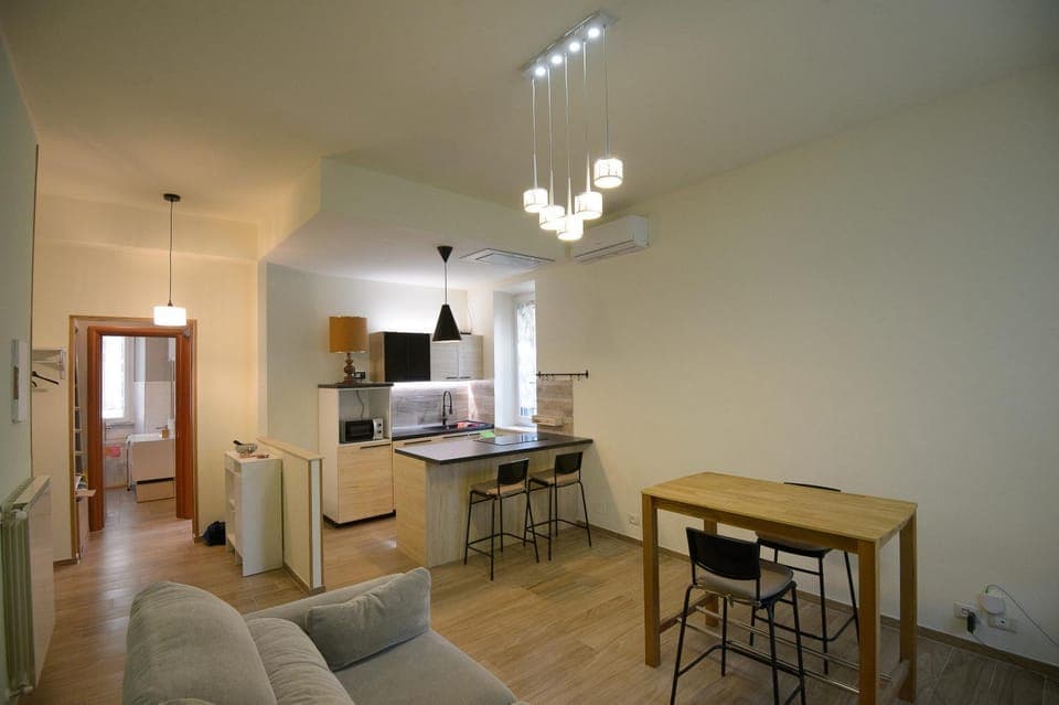 Living room, Dining area, stove