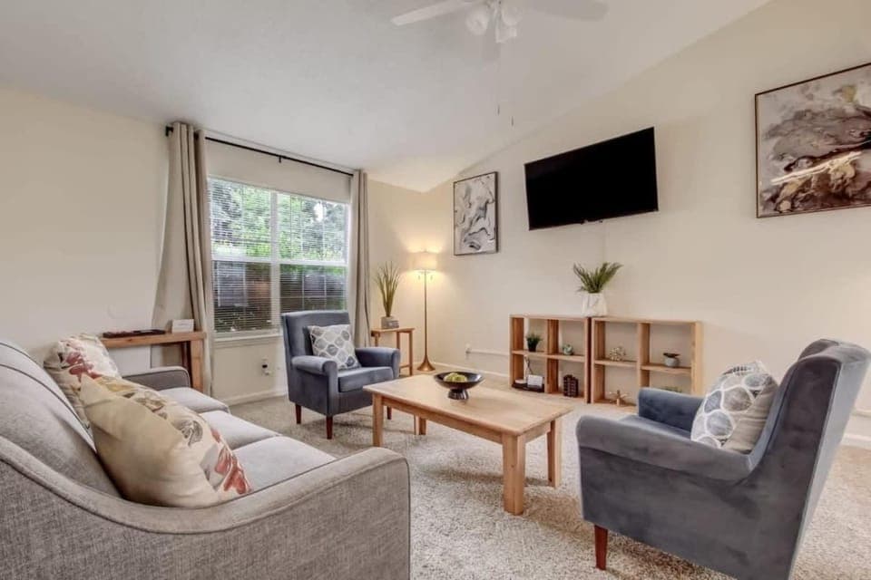 Living room, Seating area