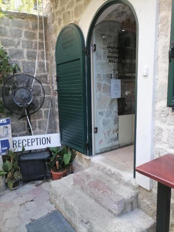 Facade/entrance, Logo/Certificate/Sign