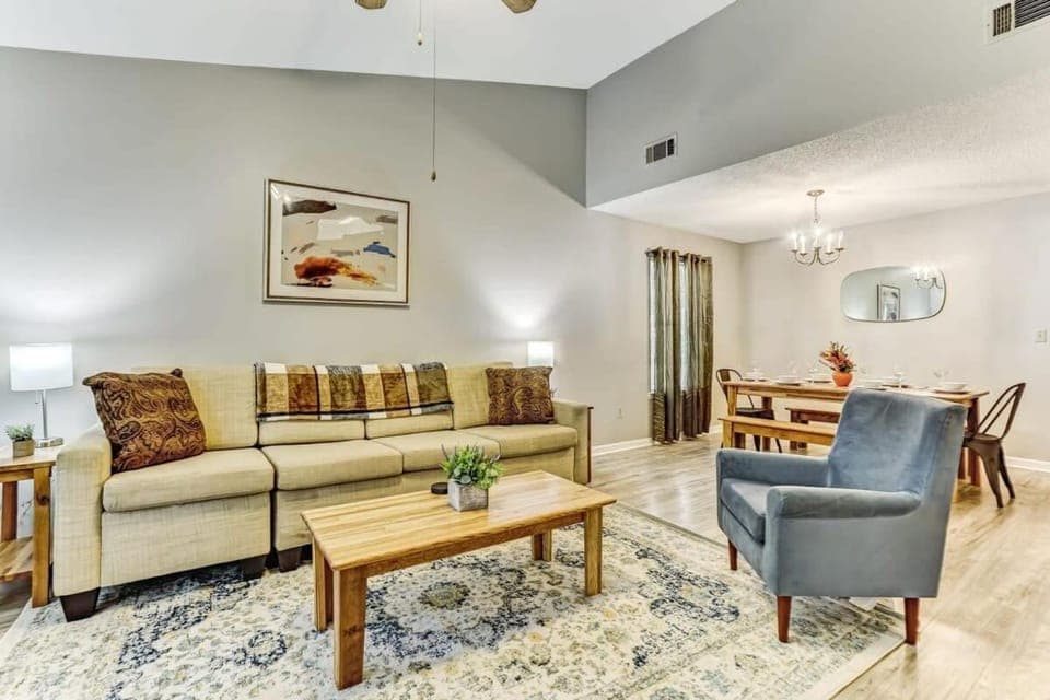 Living room, Seating area