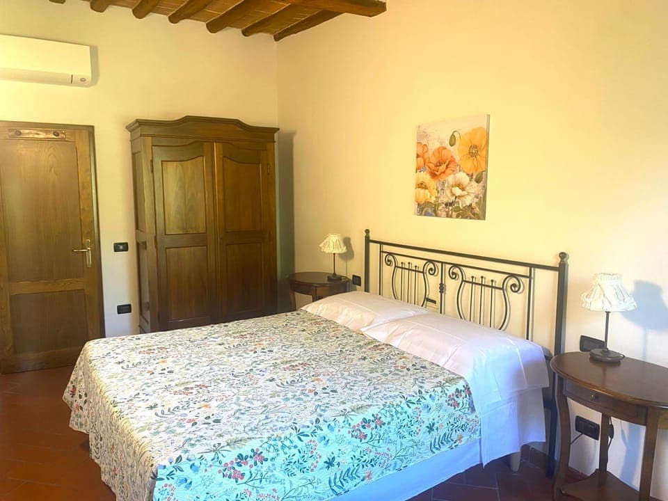 Bed, Photo of the whole room, Bedroom, wardrobe