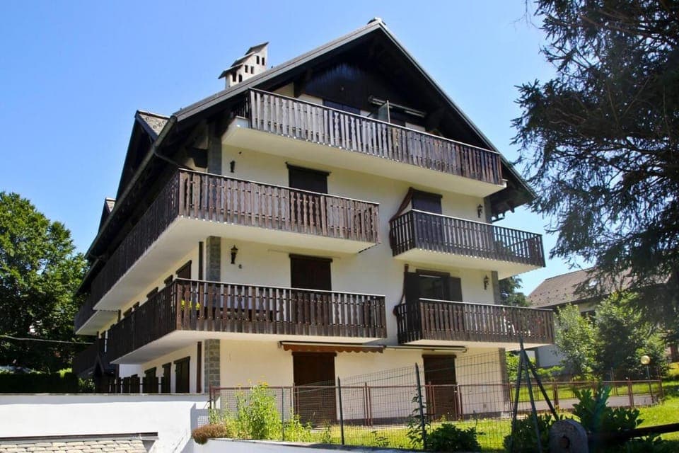 Property building, Spring, Day, View (from property/room), Balcony/Terrace